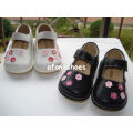 Lovely White Small Pink Flowers Baby Sapatos ásperos